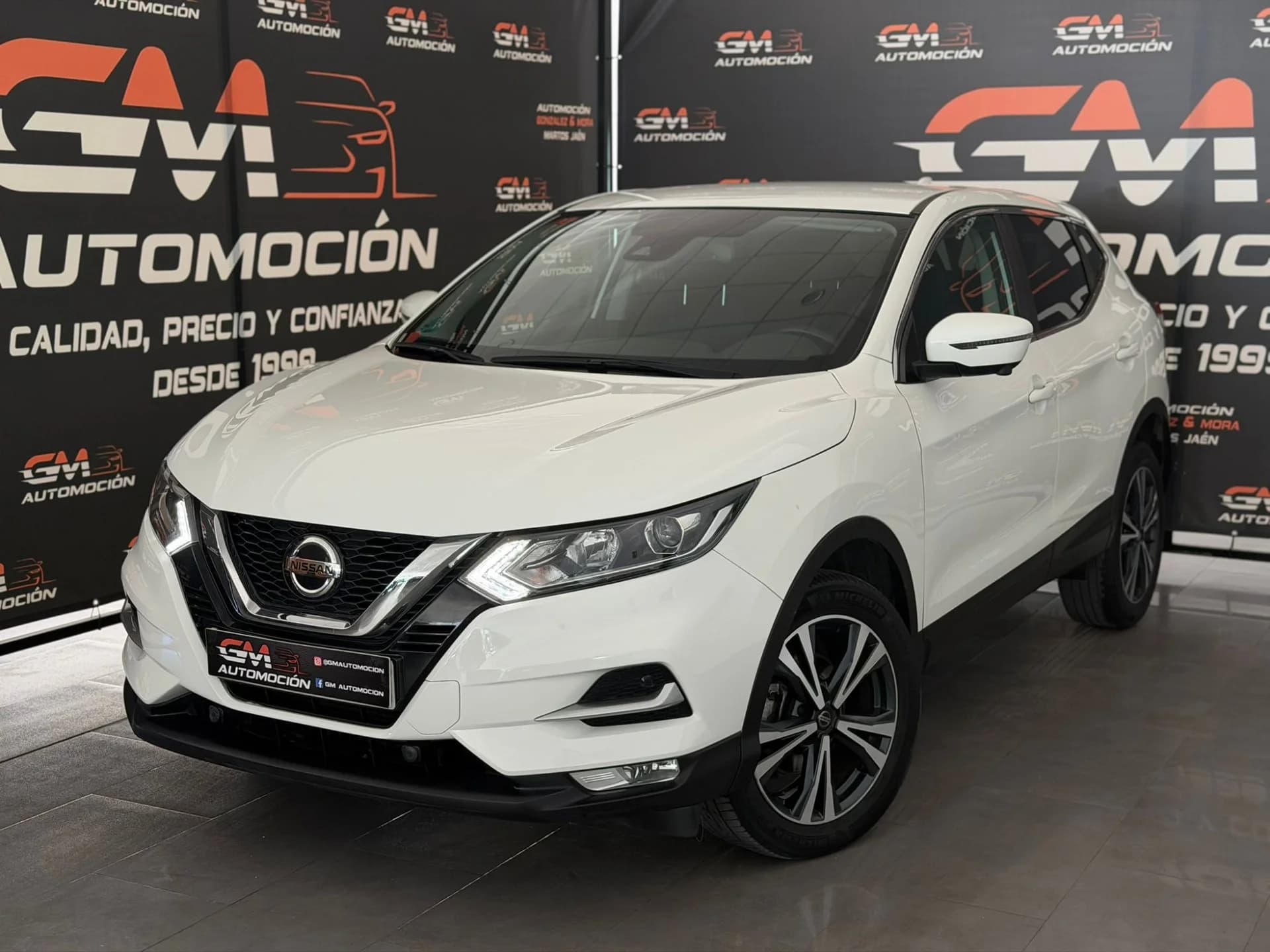 Nissan QASHQAI dCi 150CV (110kW) N-CONNECTA — Blanco, en GM Automoción