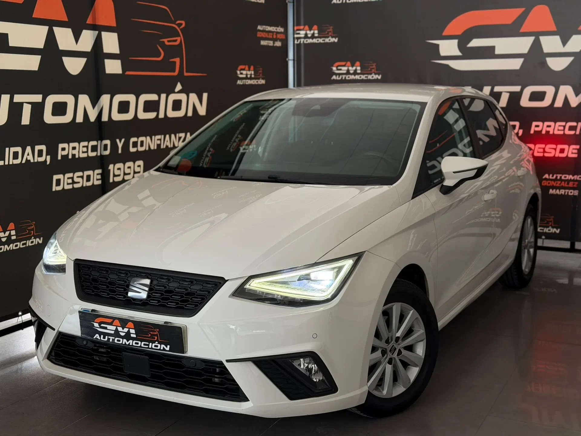 Seat Ibiza — foto 1 de 27