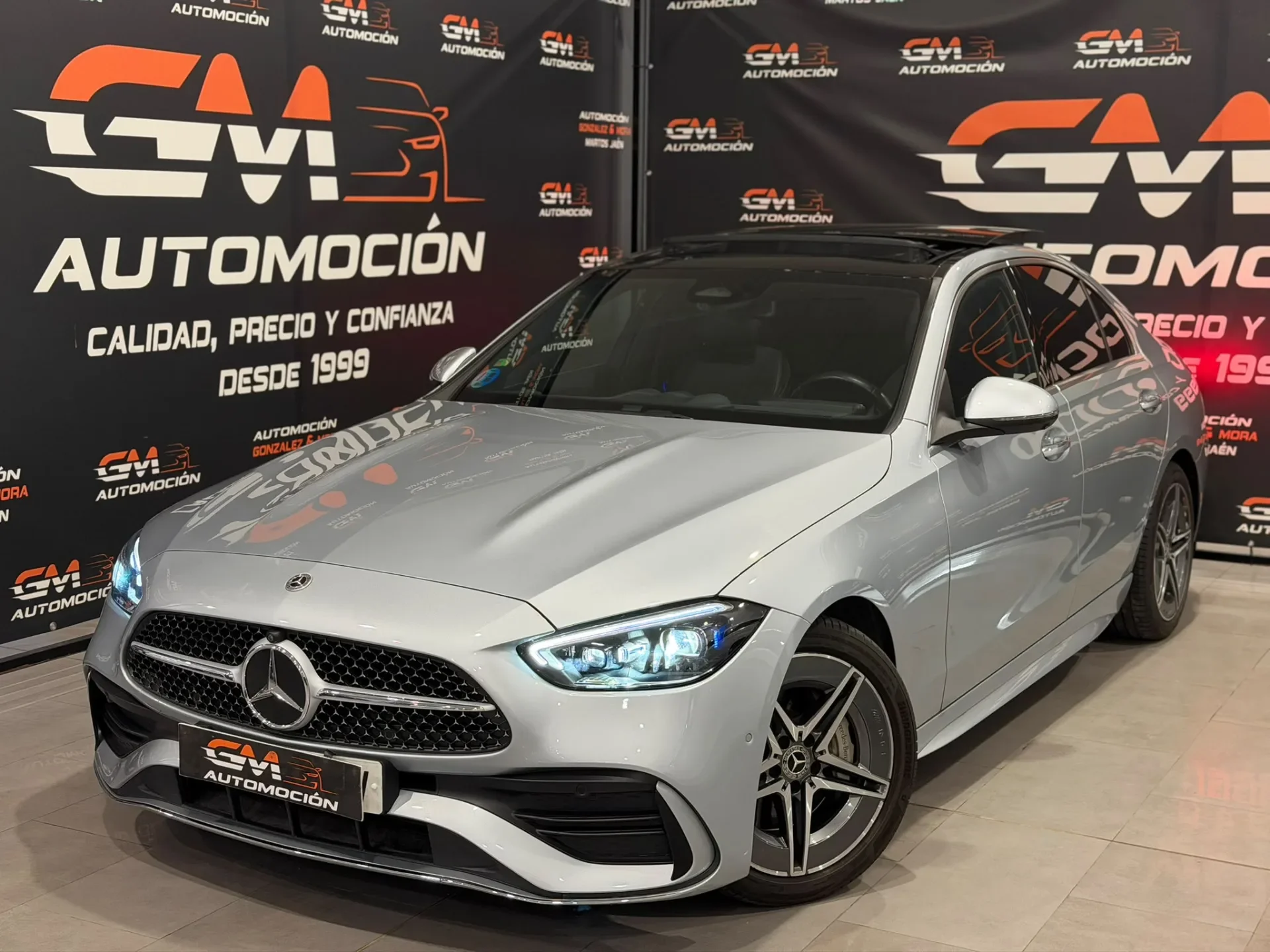 Mercedes-Benz C 300d AMG 9g-tronic — foto 1 de 24