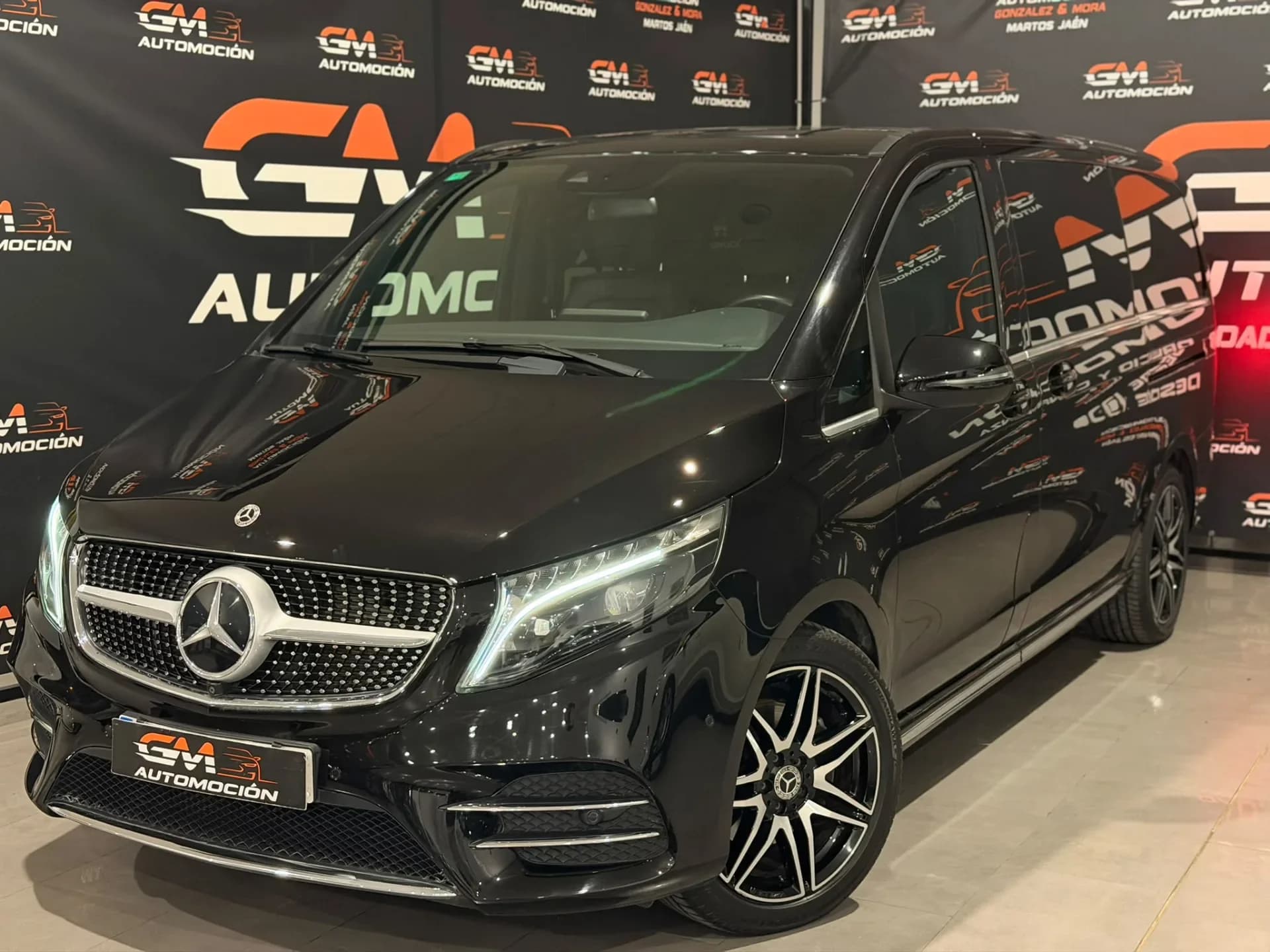Mercedes-Benz V 300d Exclusive largo — foto 1 de 40